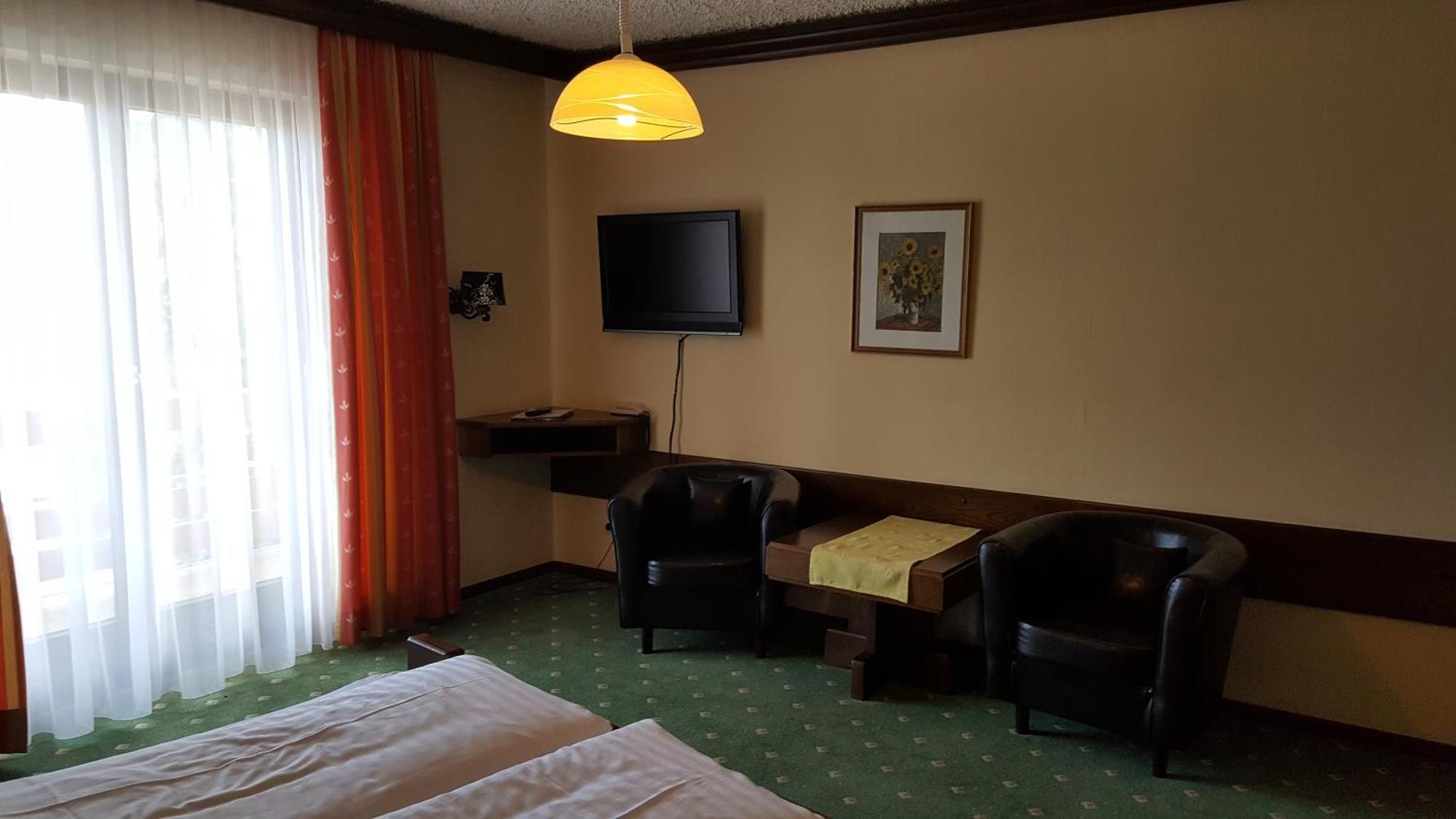 Hotel Kanz Villach Rum bild